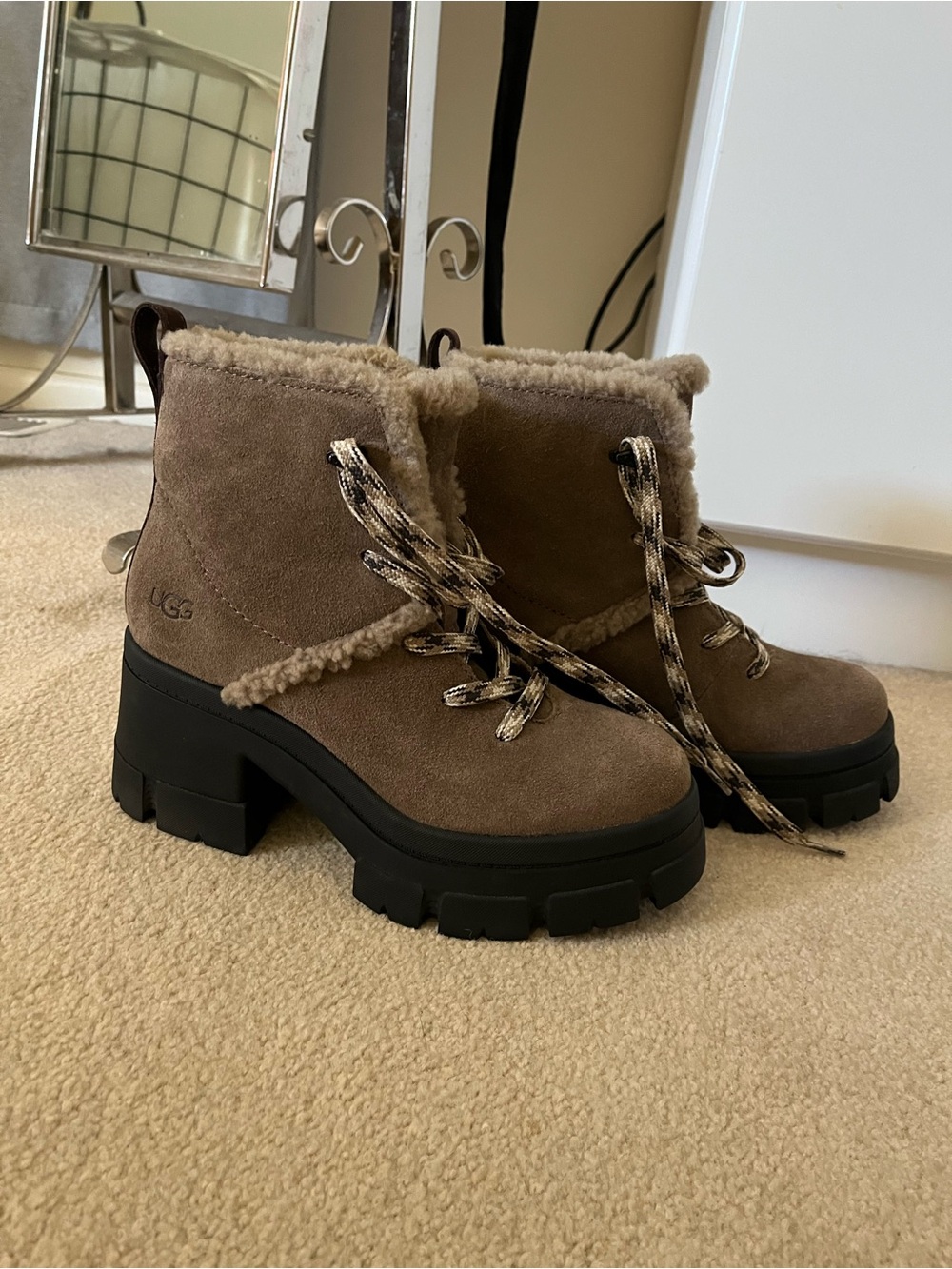 ❄️platform ugg boots❄️ - Picture 2 of 3
